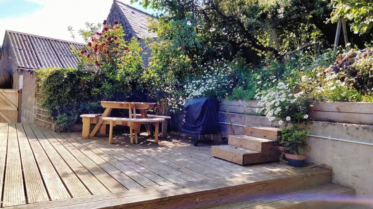 Lisnagunogue Cabin | Midden Manor Country Stay on a Working Dairy Farm