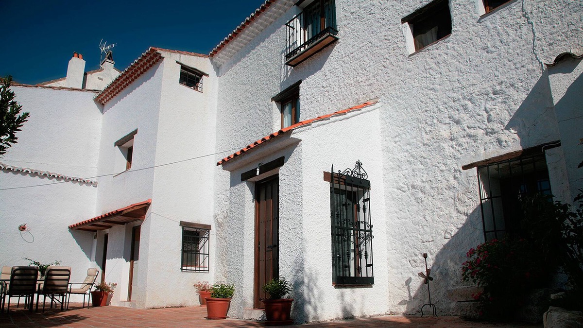 Olmeda de las Fuentes Cottage | middle house rural house