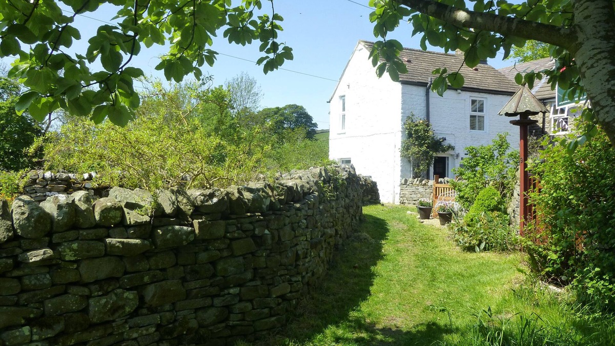 Eastgate Cottage | MIDDLEHOPE COTTAGE, pet friendly, with open fire in St John's Chapel