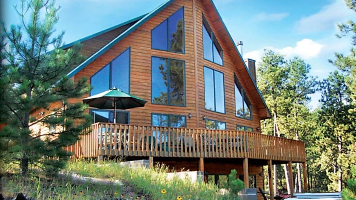 Rapid City House | Midnight Blu Beautiful home close to Lake Pactola