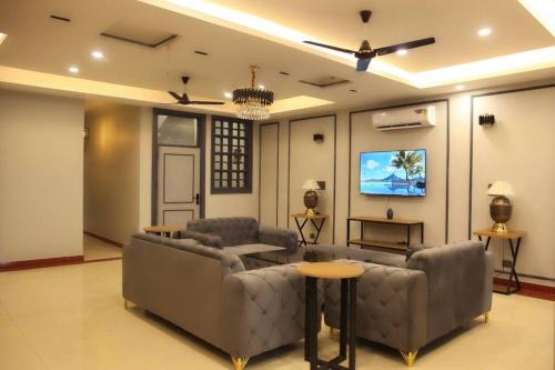 Faridabad Apartment | Midnight Madness