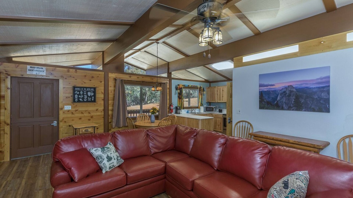 Mariposa Cabin | Midpines Cabin-private, peaceful mountain cabin- 30 miles to Yosemite entrance!