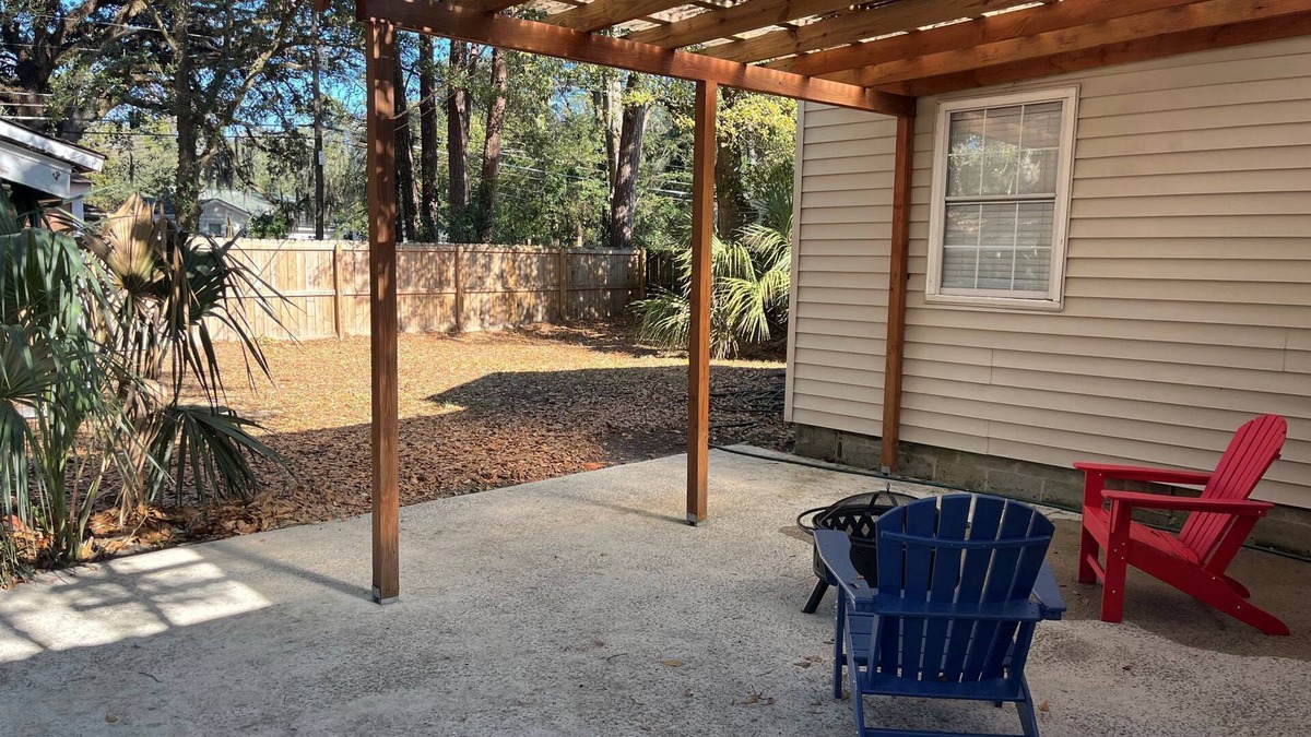 Abercorn Heights - Lamara Heights House | Midtown Gem close Downtown and Tybee!