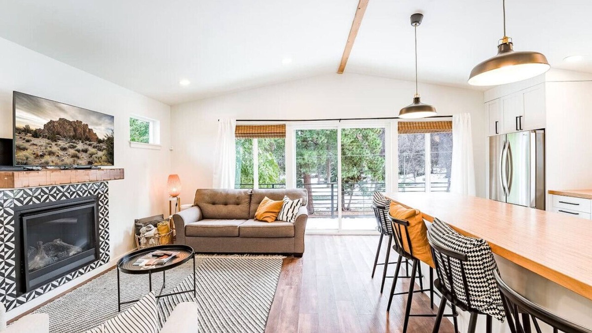 Orchard District Apartment | Midtown gem I Park view I Full kitchen