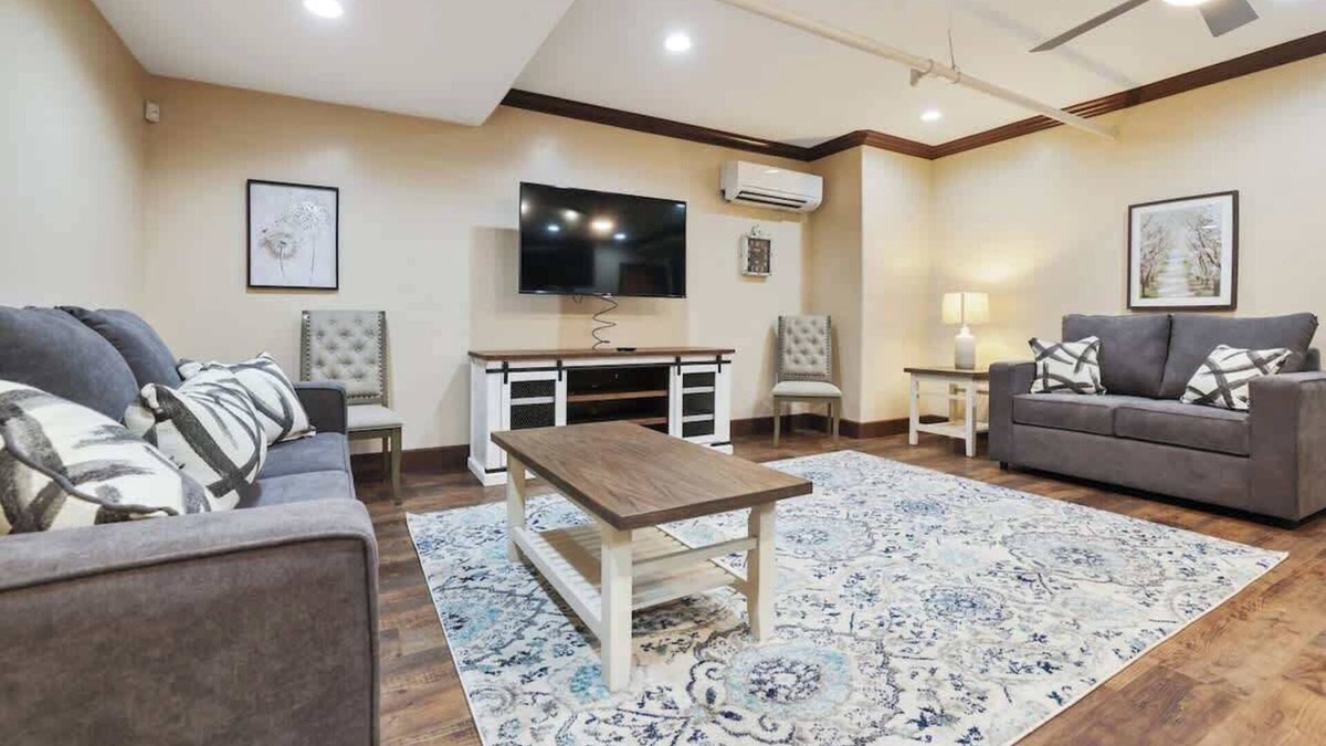 Visalia Apartment | Midtown Loft 201 on Main St DT Visalia