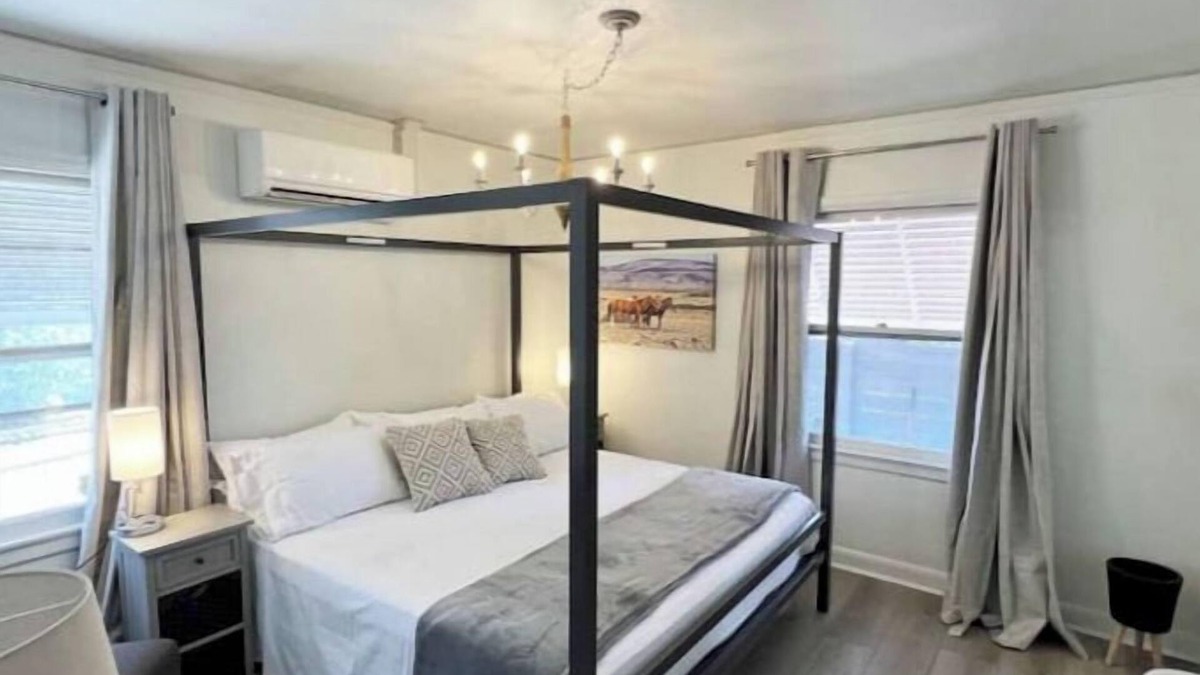 Old Southwest House | MidTown Reno Plumas Bungalow