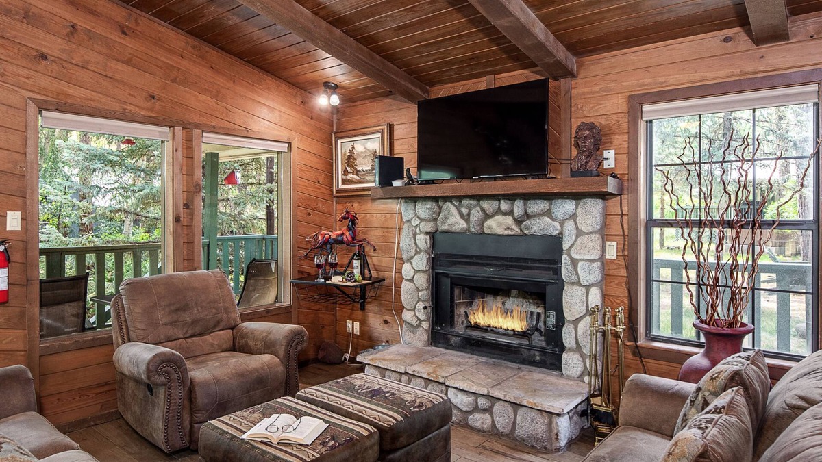 Ruidoso Cabin | Midtown Riverfront Complex | Hot Tubs, Fireplace!
