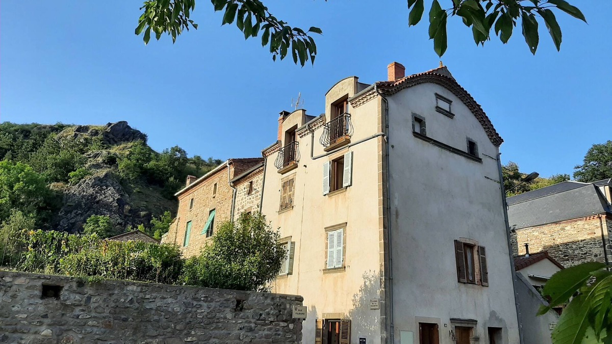 Saint-Floret House | Mika's house near Sancy and ski slopes