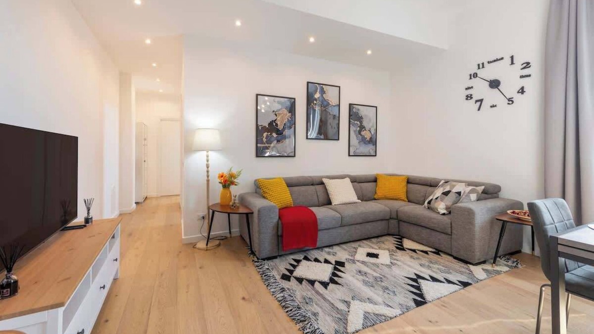 Ponte Seveso Condo | Milano Centrale Luxury Apartment (WiFi-AC)