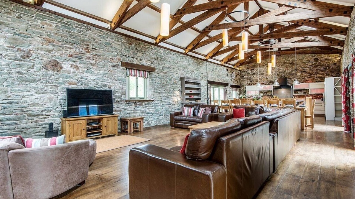 Kingsbridge Cottage | MILL BARN, pet friendly, luxury holiday cottage in Woolston, Devon