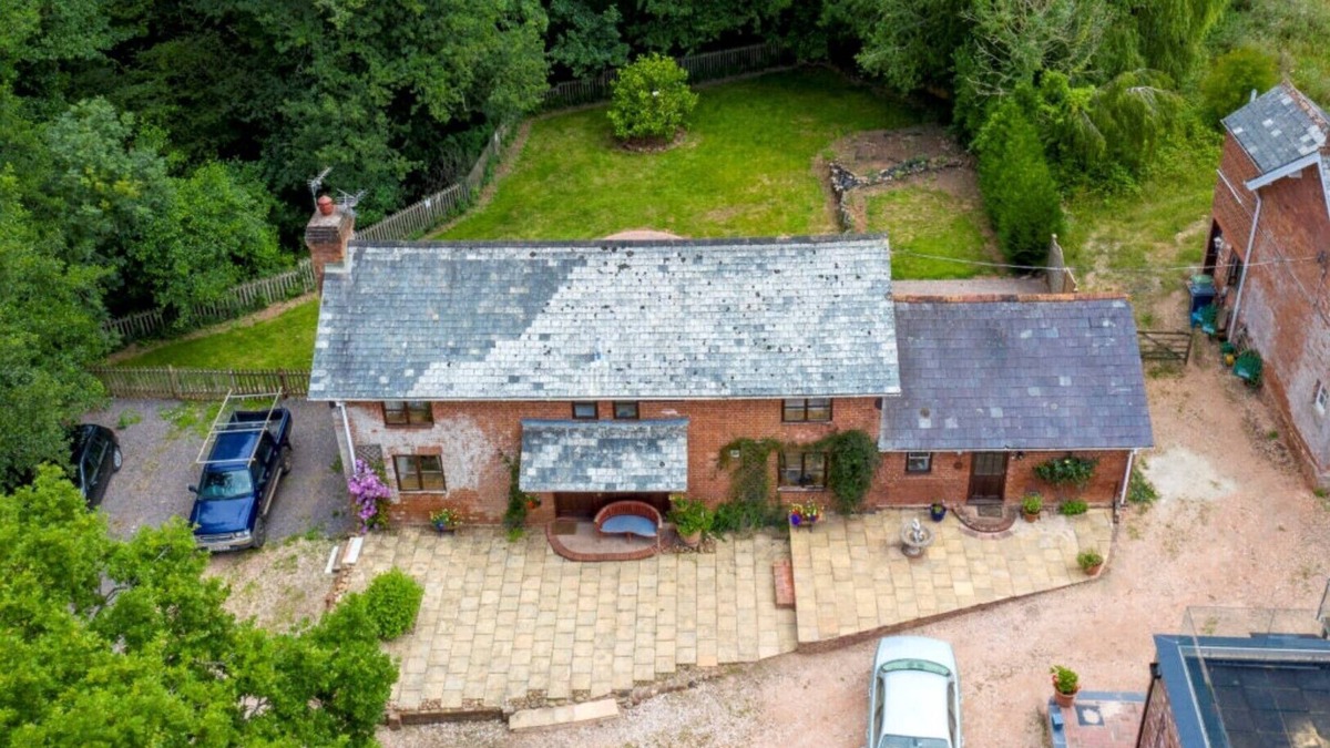 Bicton Cottage | Mill Cottage: Hire In Aylesbeare, Devon