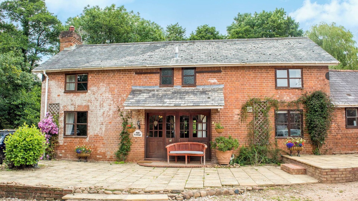 Bicton Cottage | MILL COTTAGE, pet friendly, character holiday cottage in Aylesbeare