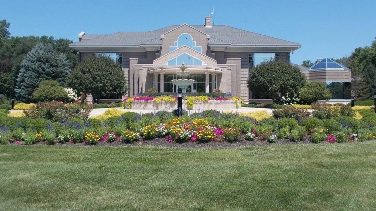 Winamac Bed & Breakfast | Mill Creek Gardens