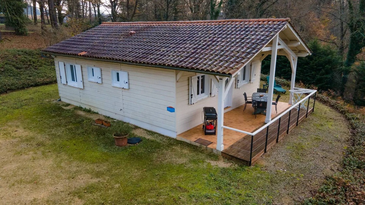 Aubas House | Millepertuis Cottage – Escape in Périgord Noir with Shared Pool, Terrace, and Natural Surroundings