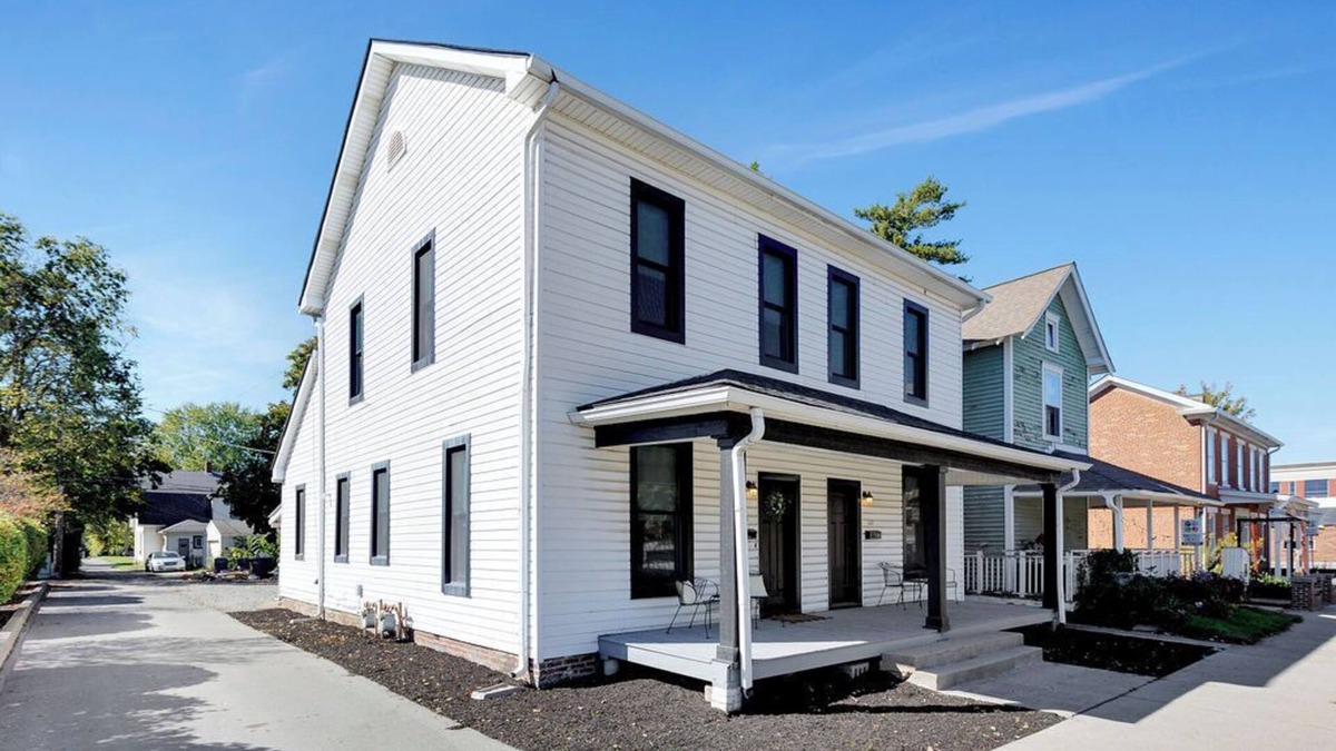 Noblesville House | Miller House-Modern Remodel 2BR Historic Townhome blocks to downtown Noblesville