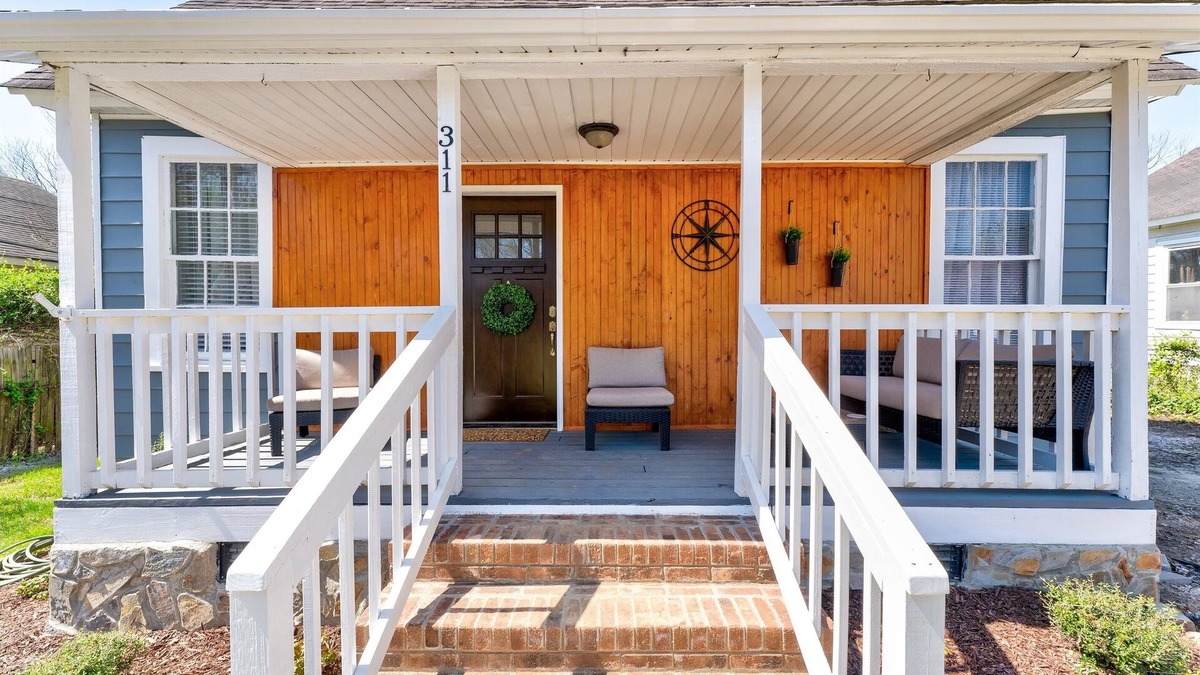 Rock Hill House | Millie the Mermaid - Renovated Mill house circa 1906 Near Winthrop