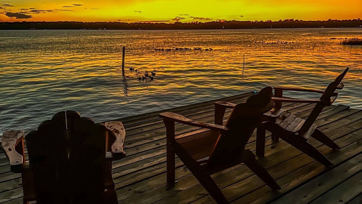 Florahome Cottage | Million Dollar Sunset Views by Cabin Coffee