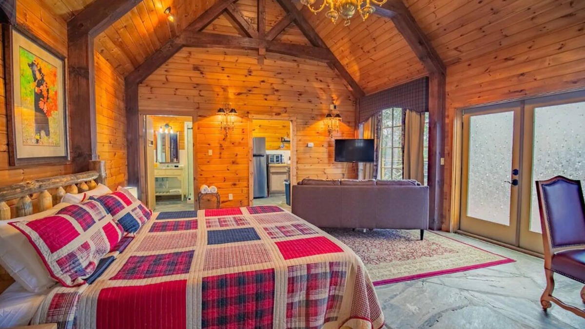 Townsend Cabin | Million Dollar View | Hot Tub | King Bed | Luxury