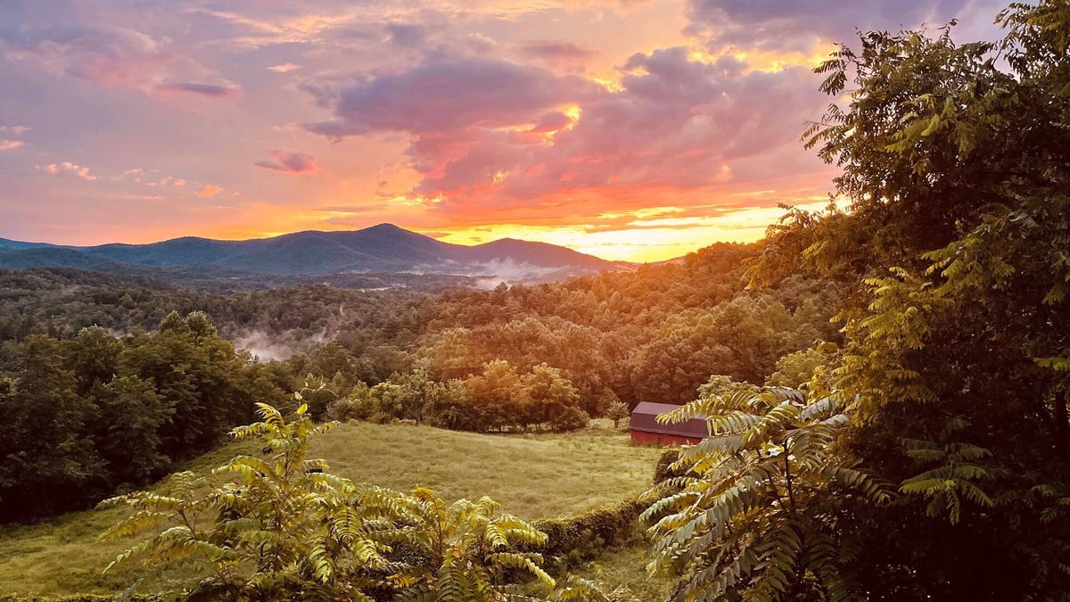 Wiley House | Million Dollar Views and awe-inspiring sunrises from former Coca-Cola estate