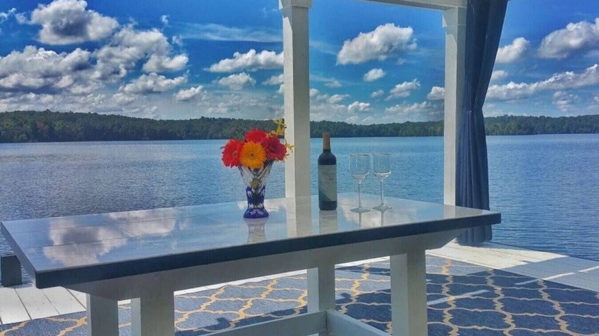Winchester House | Million Dollar Views: Lakefront, Dock, Kayaks+More