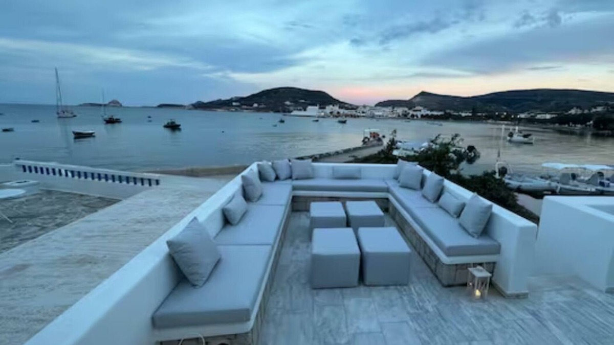 Apollonia Apartment | Milos Aquabliss Beachfront Villa