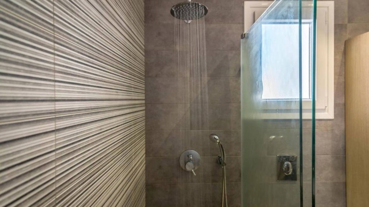 Apollonia Apartment | MilosWaves First Floor Apartment