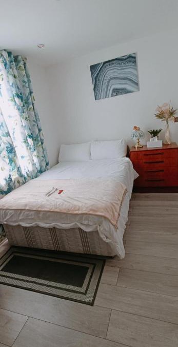 Stanwell House | Min Su Rooms