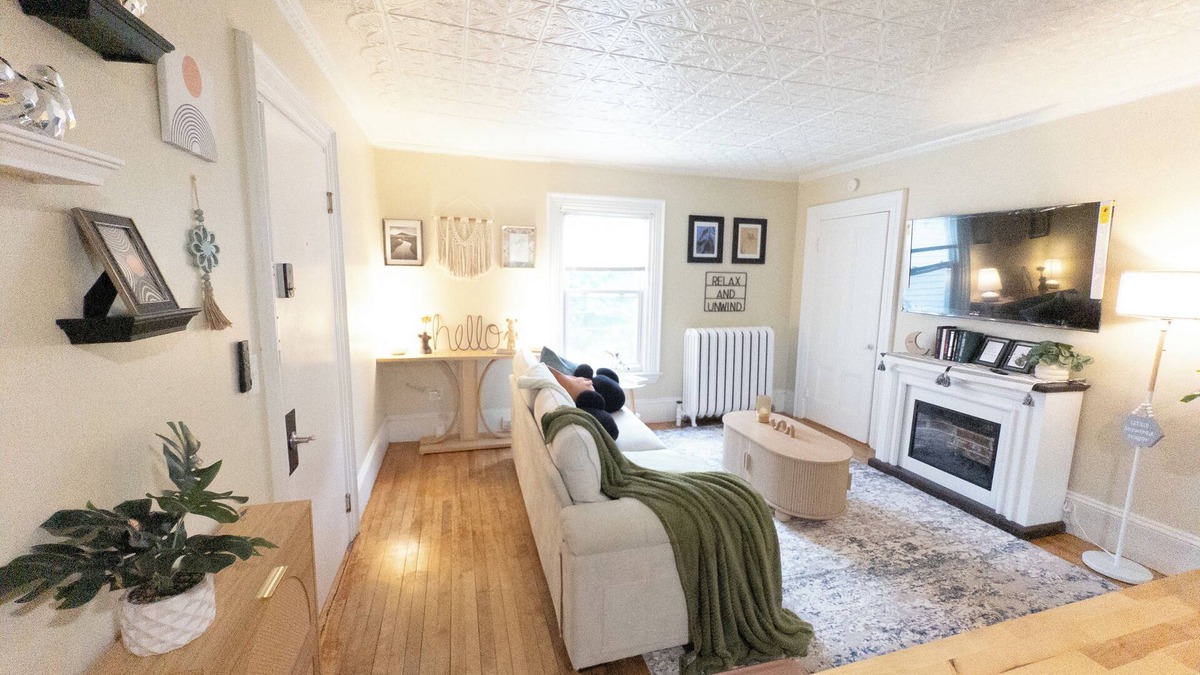 Skowhegan Apartment | Minimal & Cozy Victorian Private Room in Downtown Skowhegan