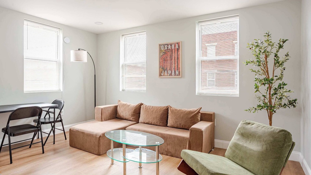 East Passyunk Crossing Apartment | Minimalist S Center City 2Queens