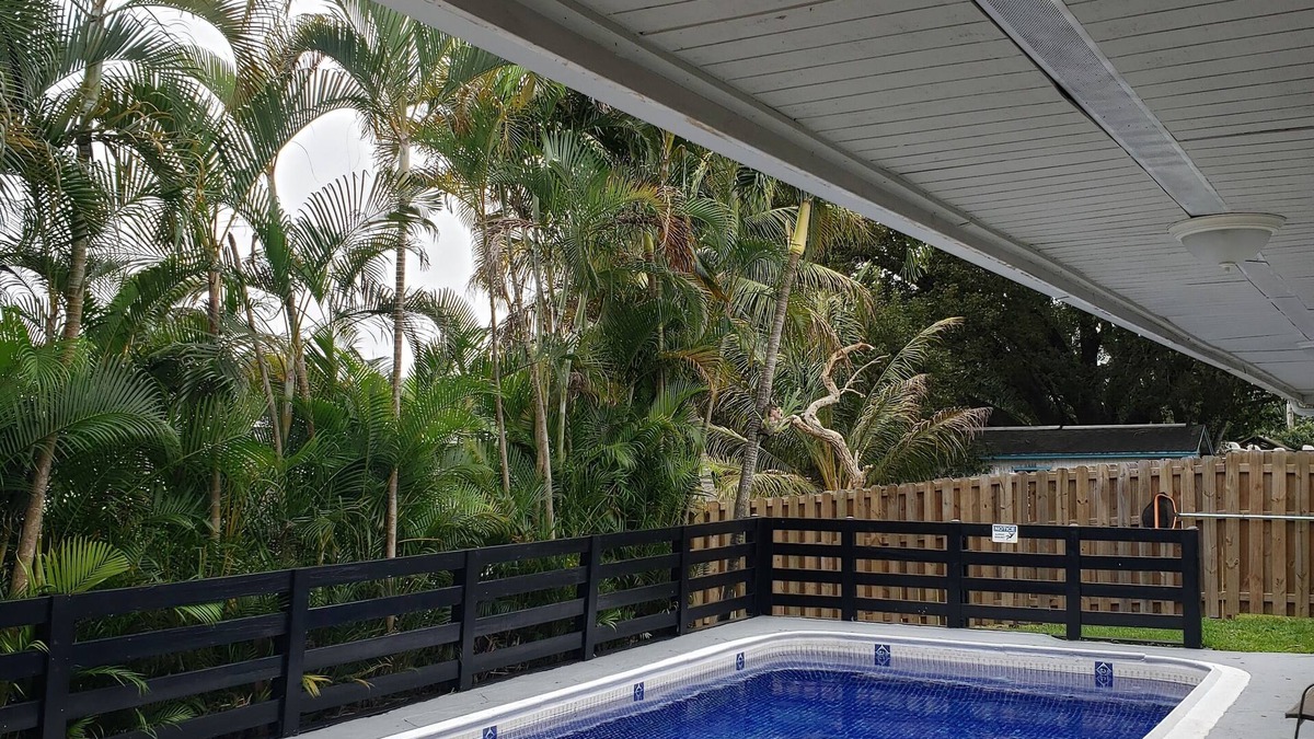 Davie House | Mins away from Hard Rock Casino 3/2 W/pool& Gameroom FLL/MIA