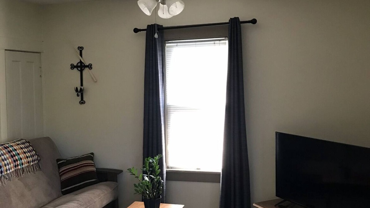 Moline Apartment | Minutes from anywhere