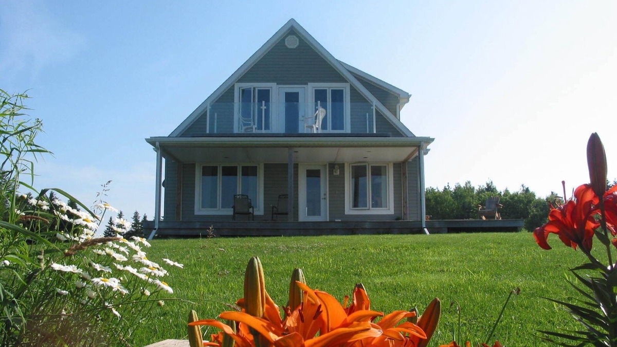 Greenwich House | Minutes from beautiful beaches - Luxury and Comfort with a Fabulous View