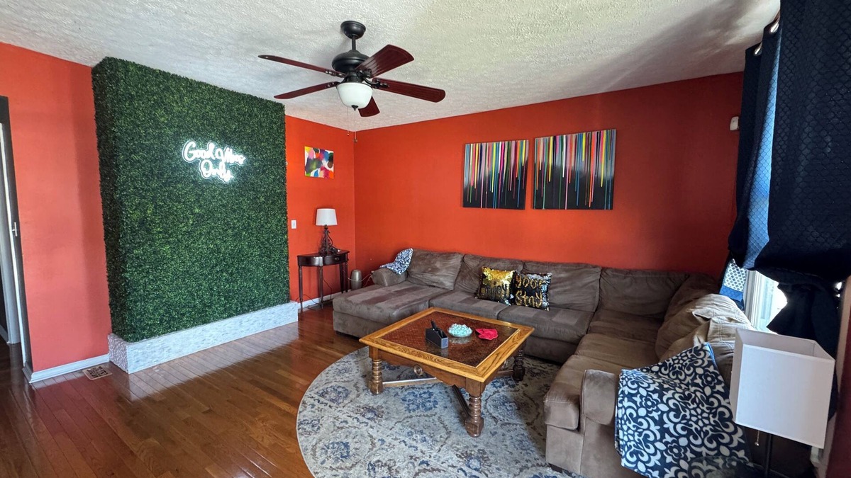 Schnitzelburg House | Minutes from Churchill Downs & Downtown Lou!