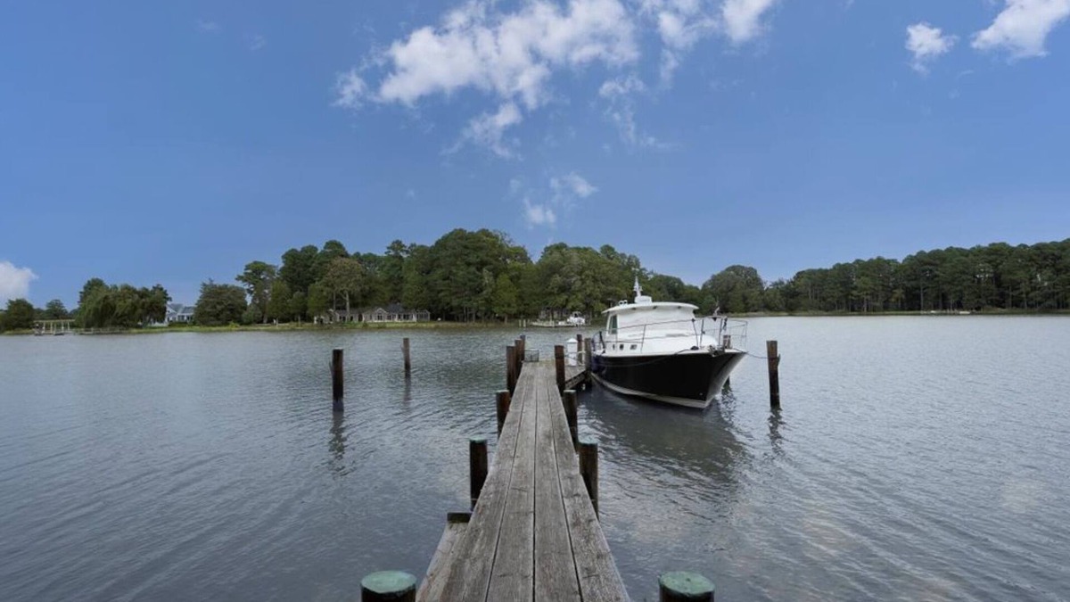 St. Michaels House | Minutes from Downtown St. Michaels | Guest House | Pool | Private Dock