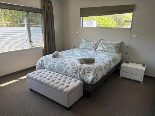 Taradale House | Minutes from Mission