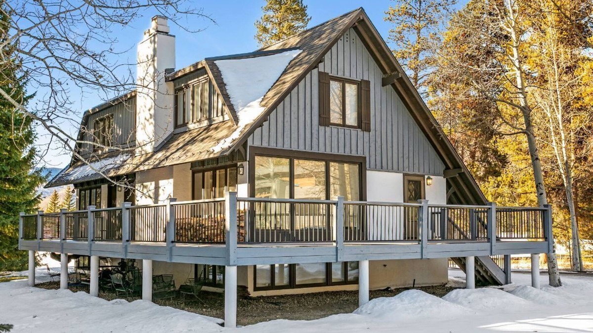 Vail House | Minutes From Vail Village & Golden Peak - Free Shuttle - Private Hot Tub & Sauna