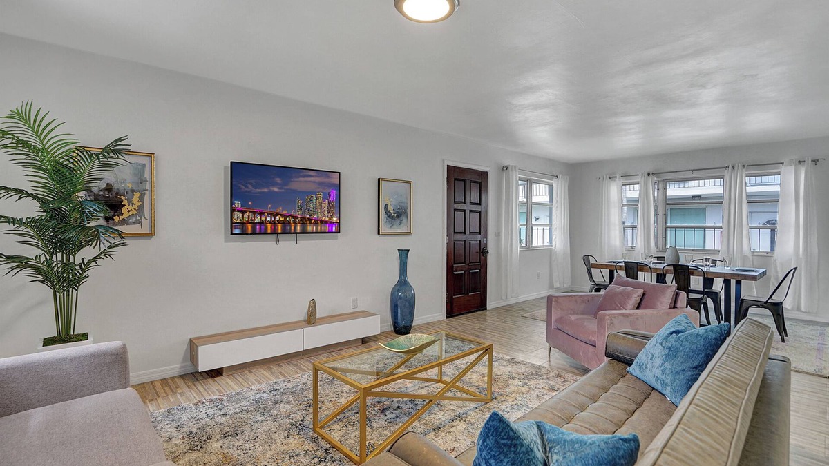 The Roads House | Minutes to Brickell & Little Havana - Pool