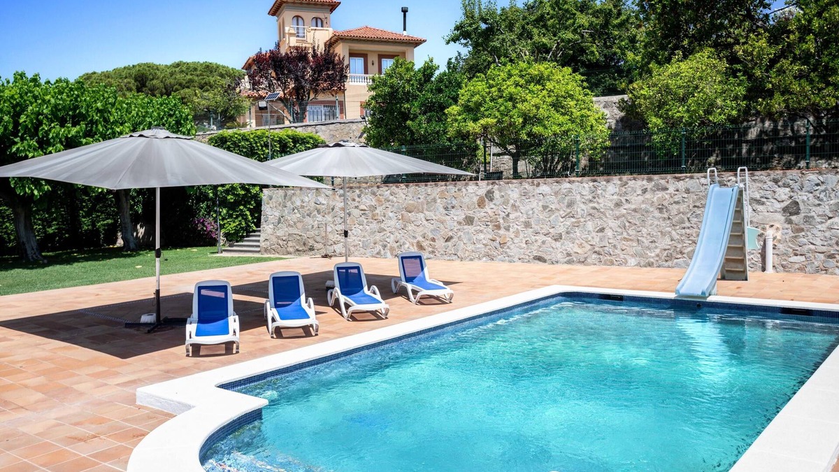 Alella House | MIRADOR an idyllic space among vineyards