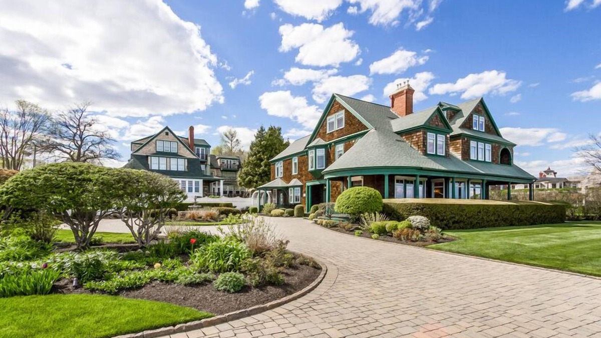 Narragansett Pier House | Mirimar - High-End Elegant Victorian Estate in Narragansett Pier