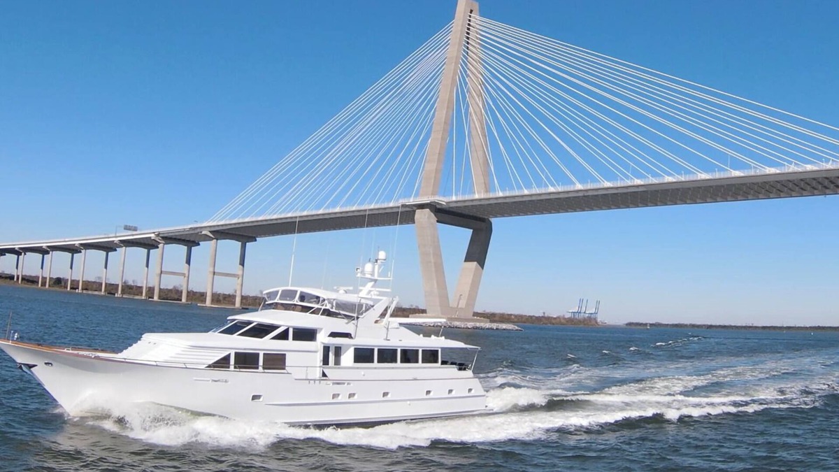 Downtown Charleston Boat Rental | Miss Emily - Dockside Downtown on a Super Yacht!