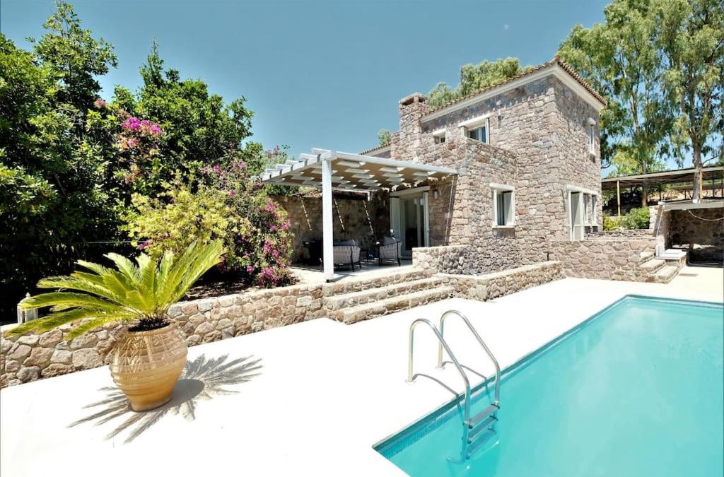 Perdhika Villa | Miss Valentina-Modern Stone Villa in Aegina