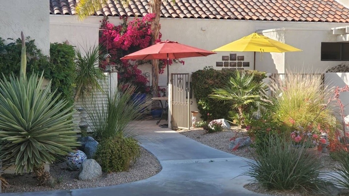 Rancho Mirage Condo | Mission Hills Lakefront Condo with mountain views
