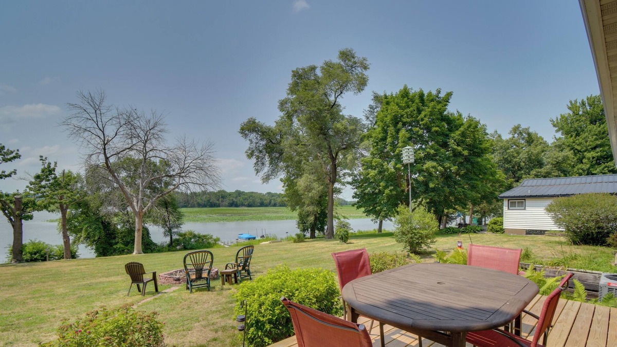 Thomson House | Mississippi River Retreat: Game Room & Deck!