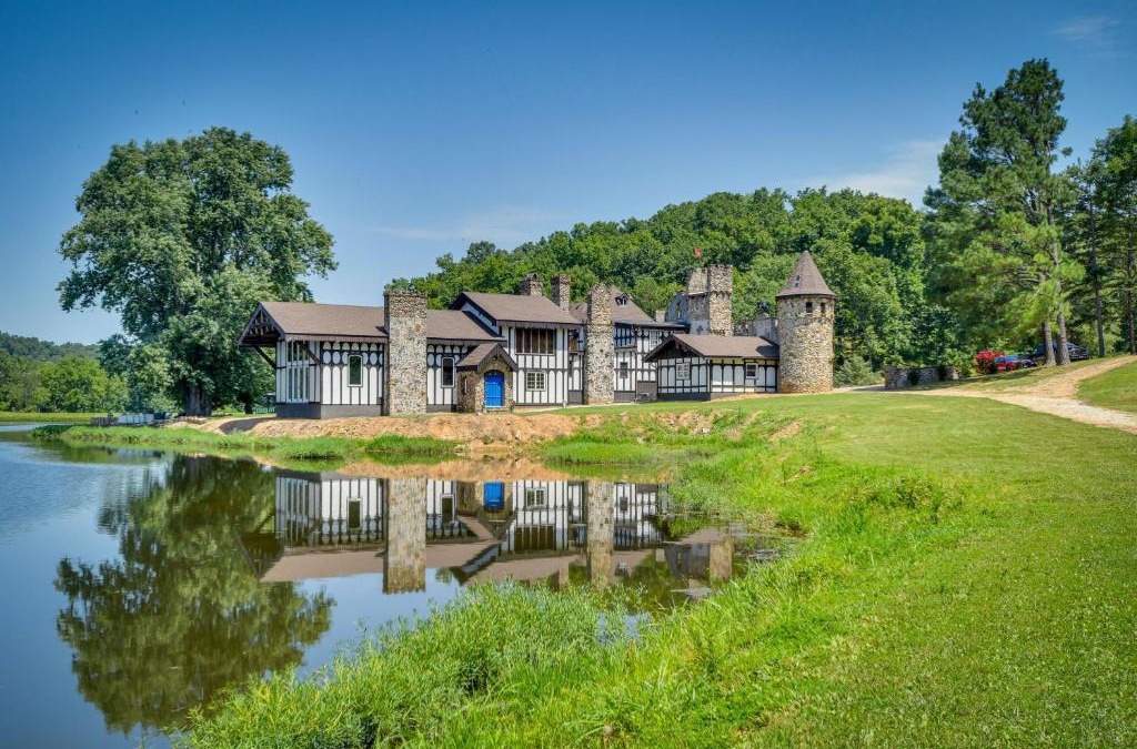 Saint Mary House | Missouri Castle with Private Lake, Pool and 100 Acres!