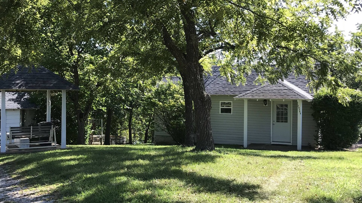 Warsaw House | Missy's Get-a-Way (Lake Front Property in Warsaw, Mo on Lake of the Ozarks)