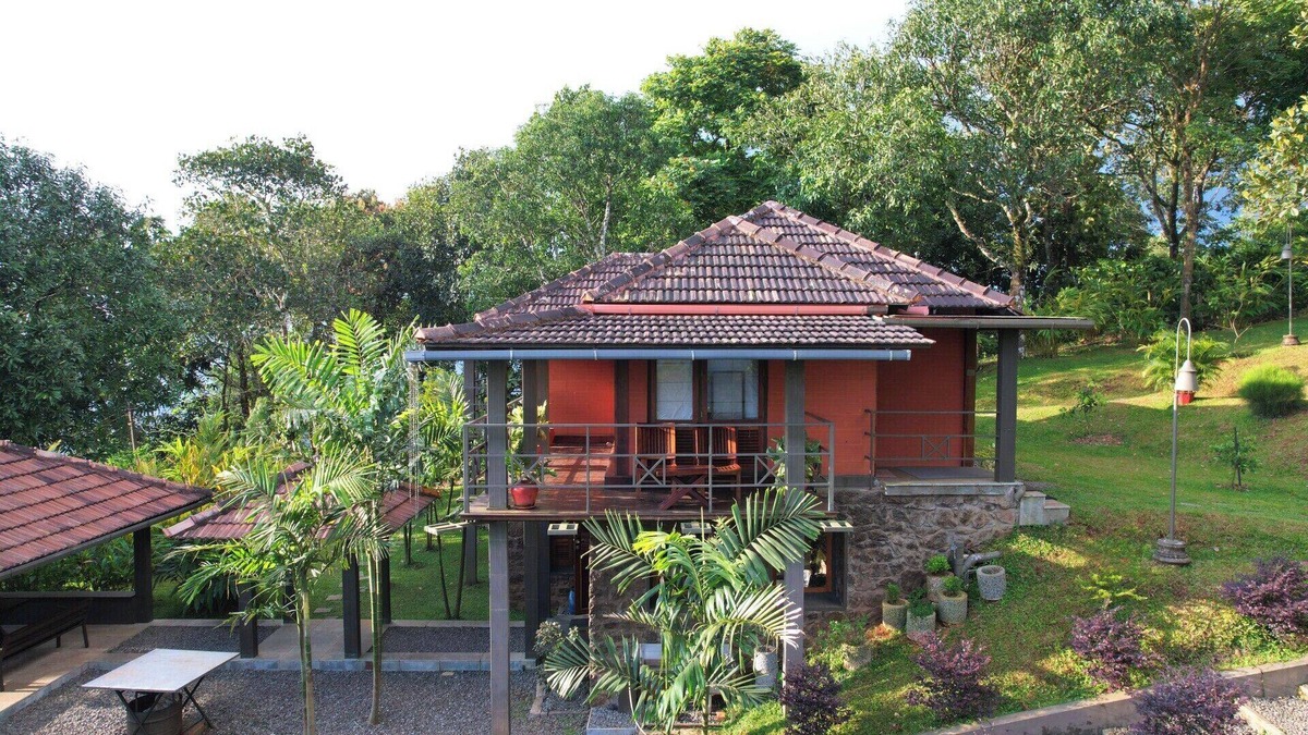 Udumbanchola Villa | Misty Hogans Hill Station Stay | Entire Stay Near Munnar | Sleeps 10