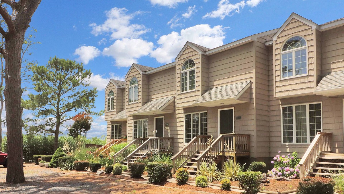 Chincoteague House | Misty's Thicket - Water access; Screened porches!