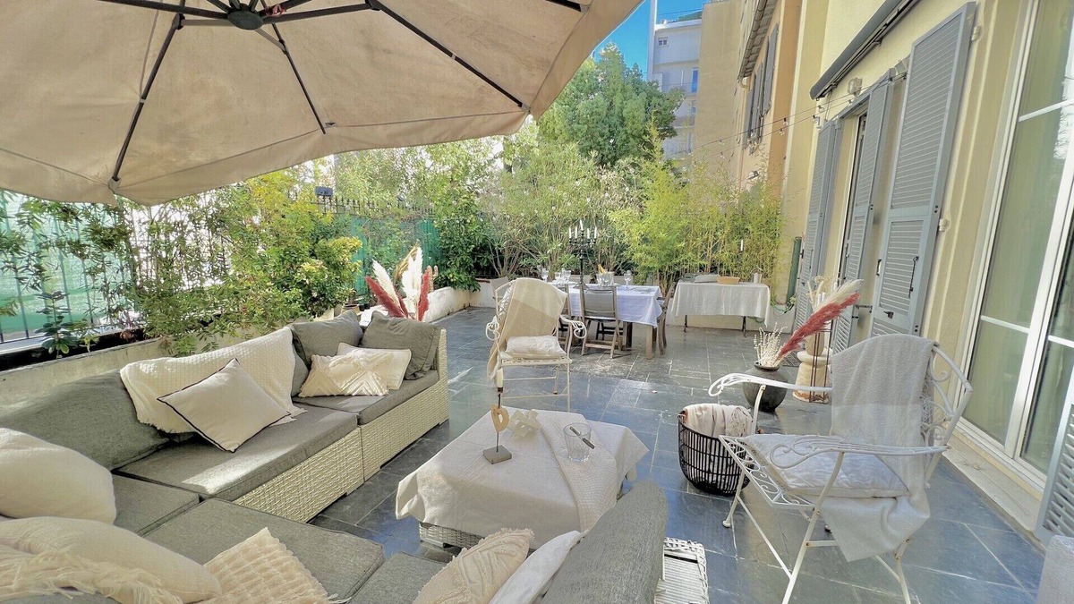 Centre Ville-Gare Apartment | MJ-SELECT - OFFENBACH 105 m2 hyper centre ,Terrace, parking, 5 min from the sea.