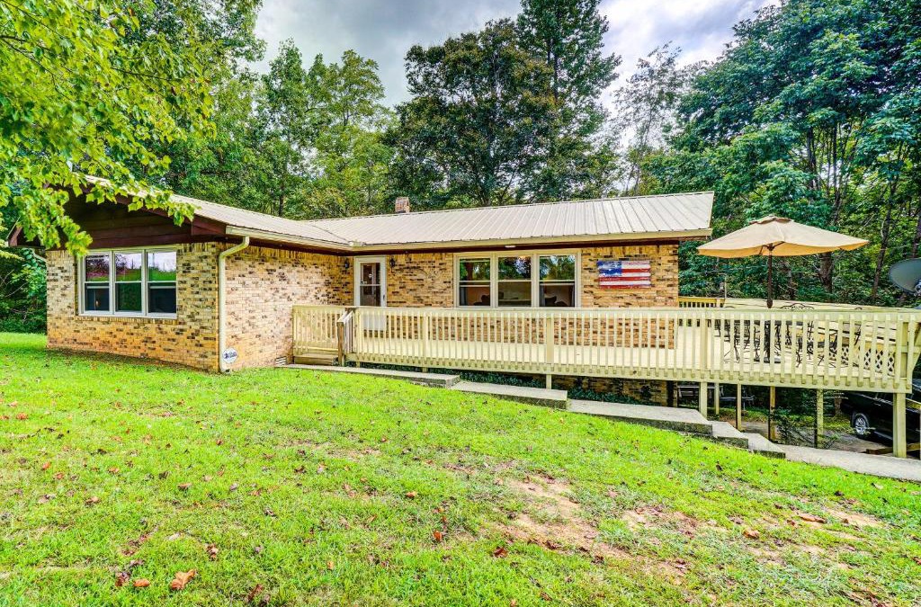 Albany House | MKs Retreat Less Than 4 Mi to Dale Hollow Lake!