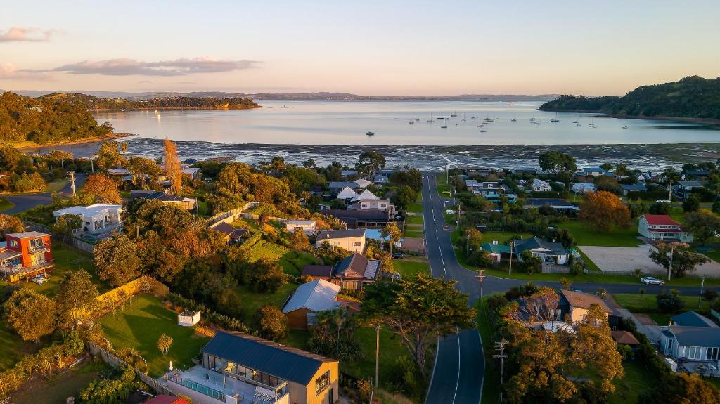 Blackpool House | Moa Cottage in Oneroa Village